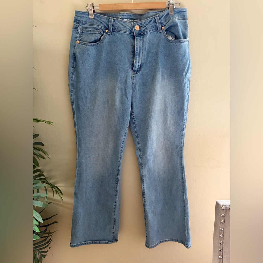No Boundaries Light Blue Denim Jeans